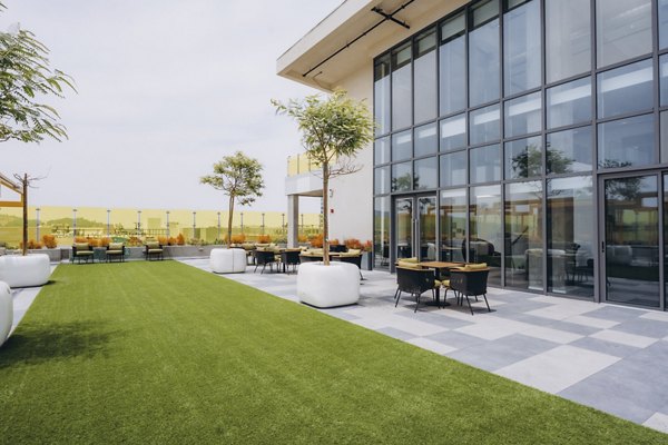 grill area at TENTEN Campus Glendale Apartments 