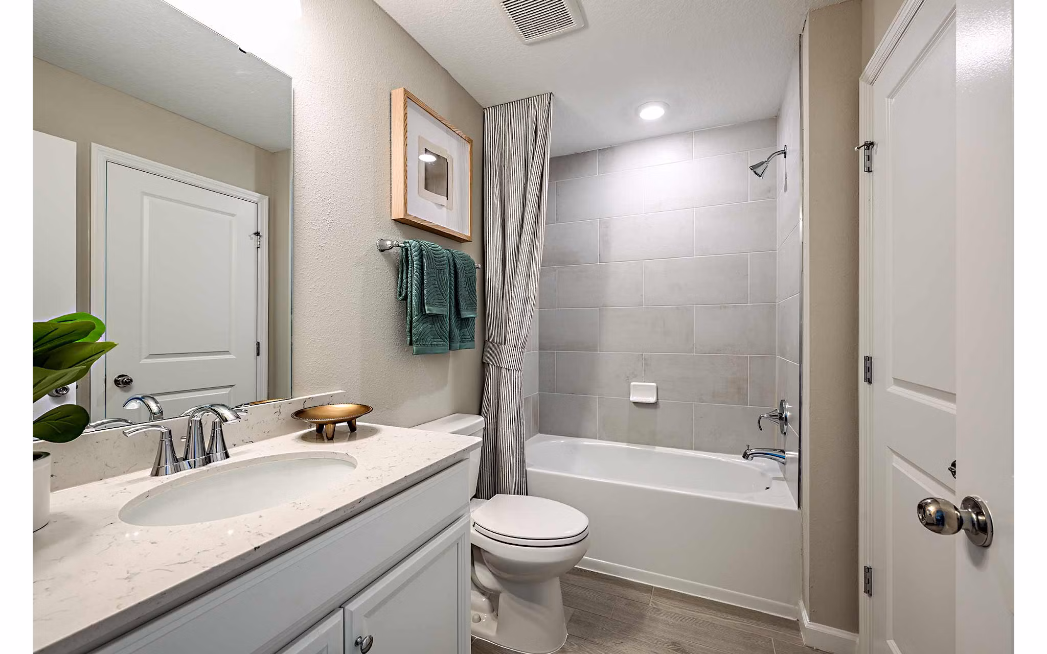bathoom at 360 Communities at Crossroads Apartments