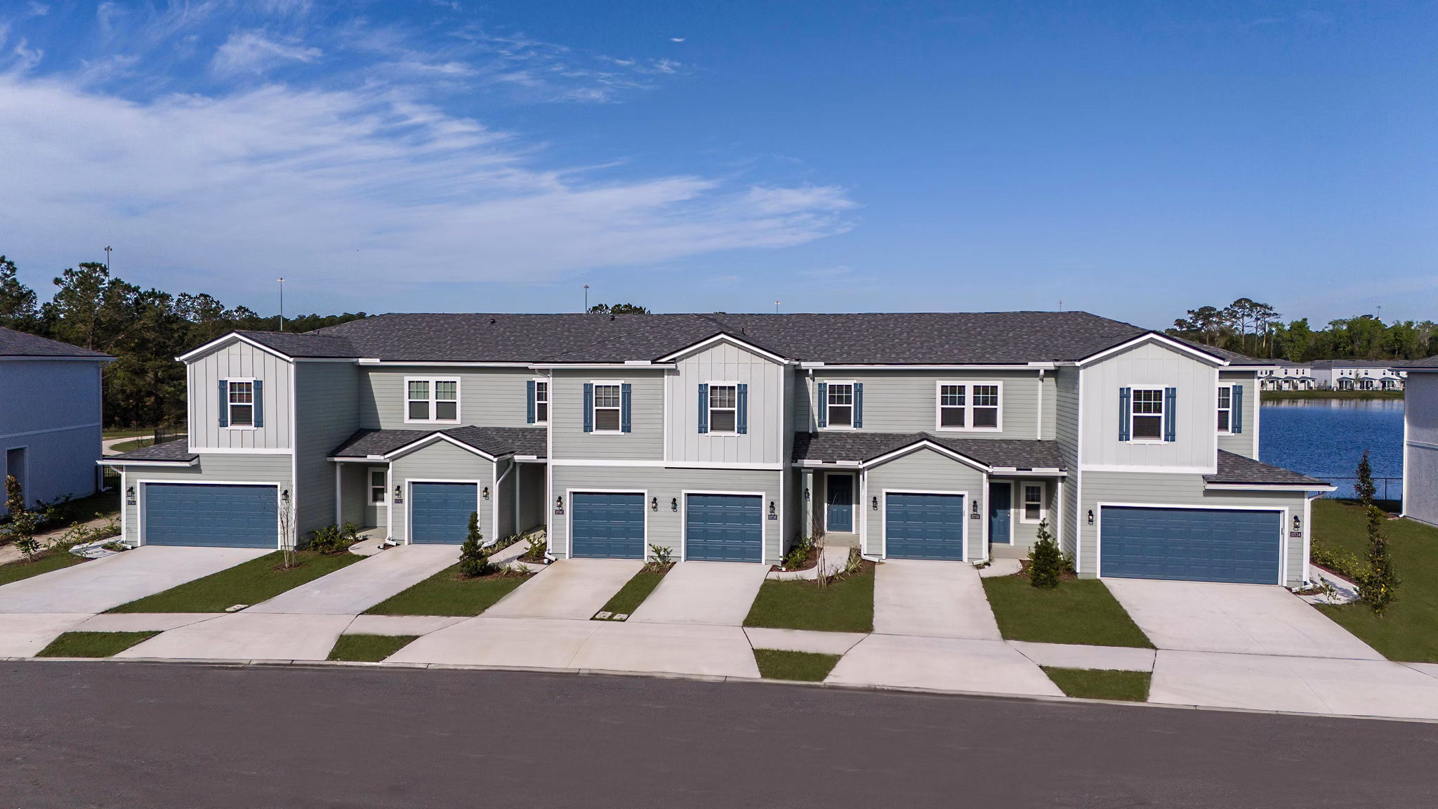 building/exterior at 360 Communities at Avenues Walk Apartments