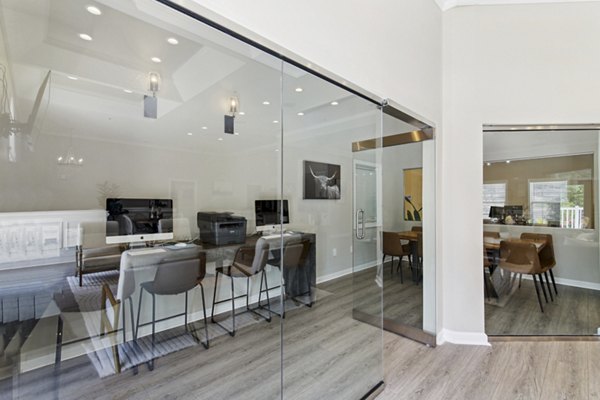 clubhouse business center at Avana TownPark Apartments