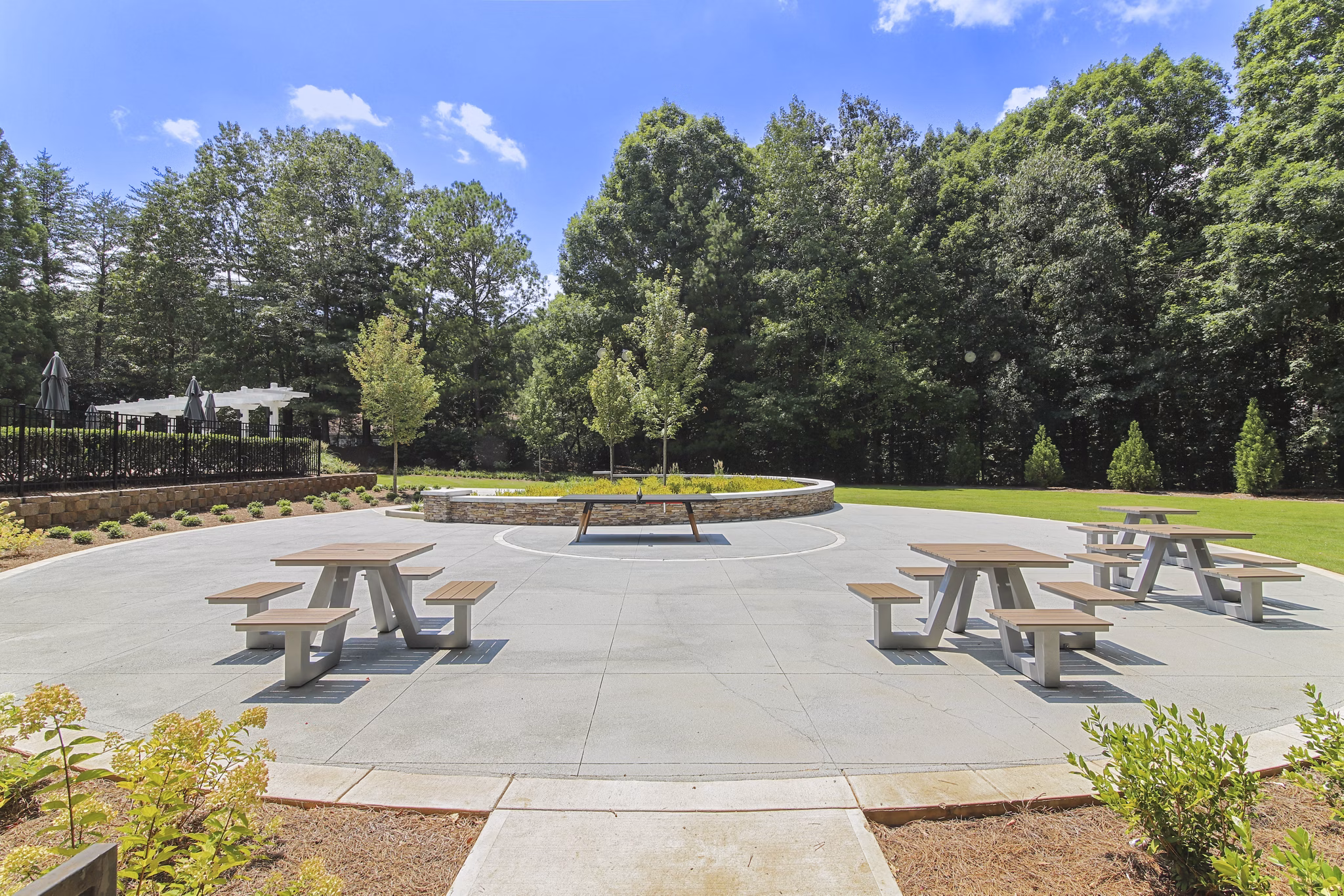 recreational area/patio at Avana TownPark Apartments