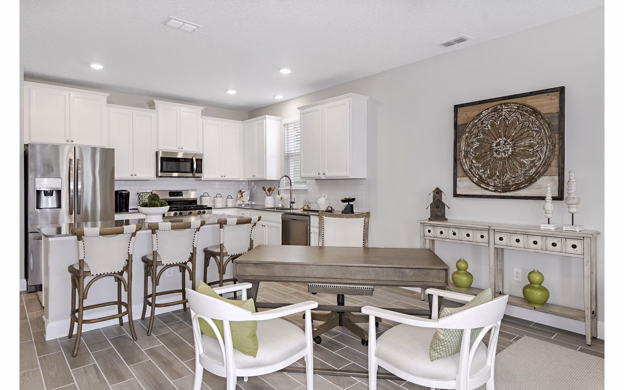 dining area at 360 Communities at Shearwater Apartments