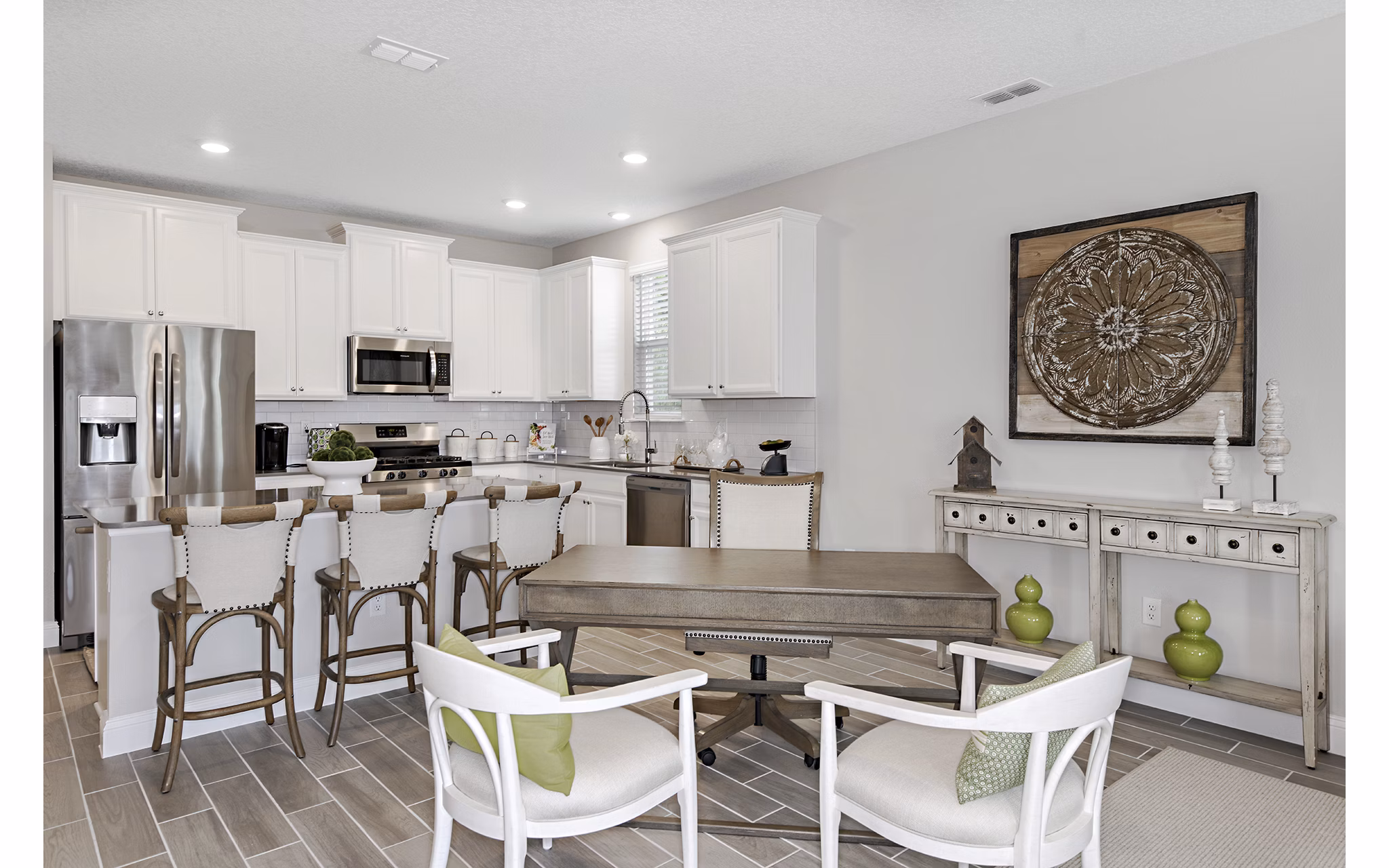 dining area at 360 Communities at Shearwater Apartments