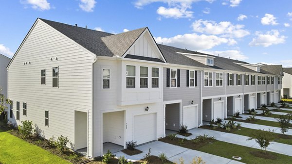 building/exterior at Harmon Foxbank Apartments