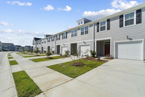 building/exterior at Harmon Foxbank Apartments
