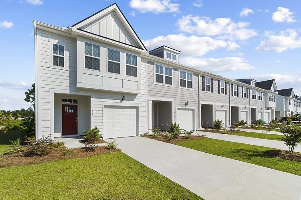 building/exterior at Harmon Foxbank Apartments