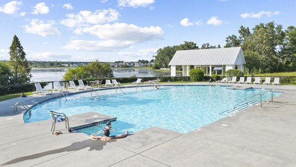 pool at Harmon Foxbank Apartments