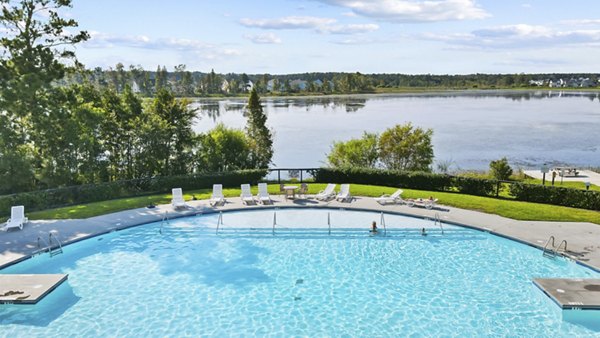 pool at Harmon Foxbank Apartments