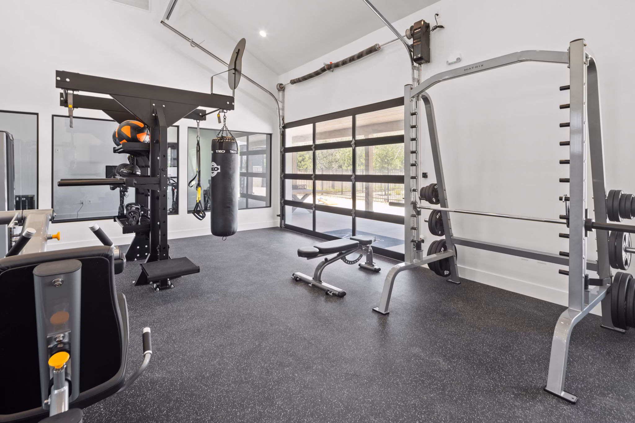 fitness center at Frame Med Center Apartments 