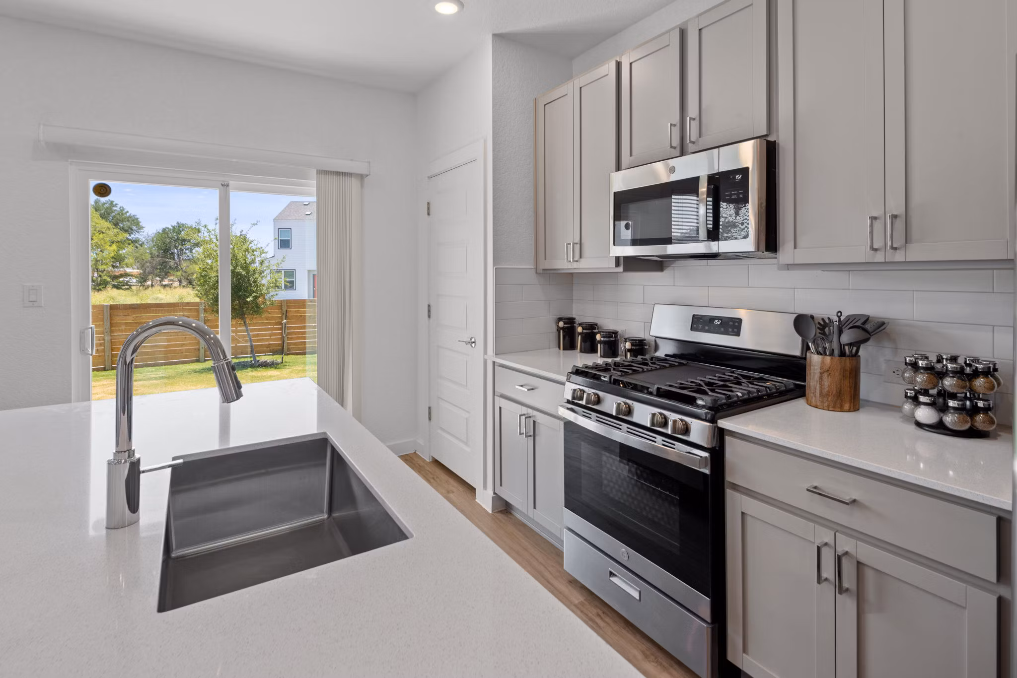 kitchen at Frame Med Center Apartments 