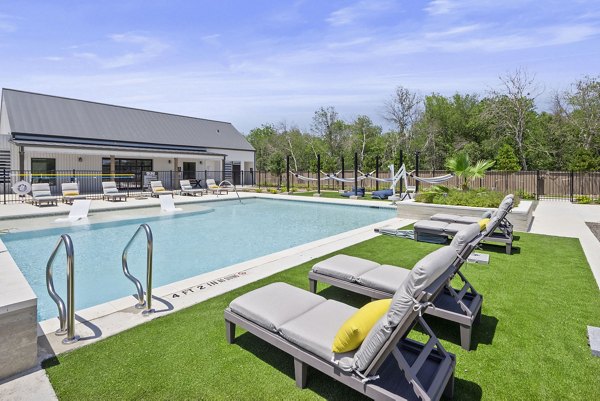 pool at Frame Med Center Apartments 