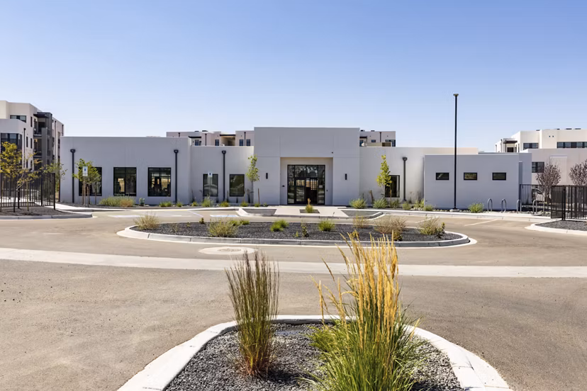 exterior at Solwyn Apartments 
