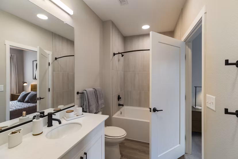 bathroom at Solwyn Apartments 