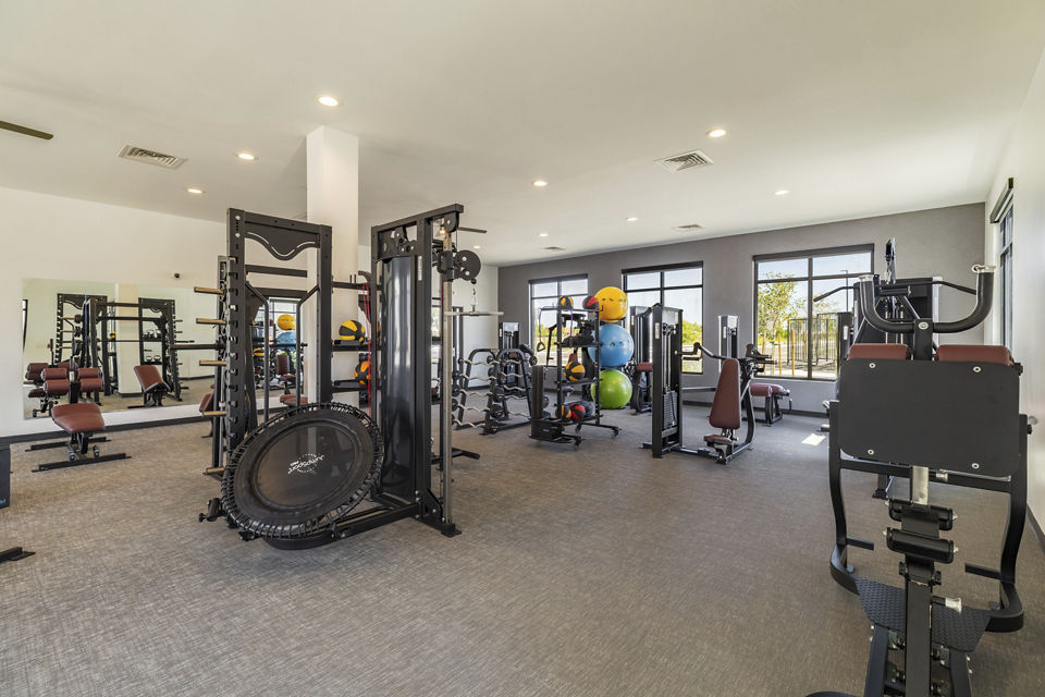 fitness center at Solwyn Apartments 