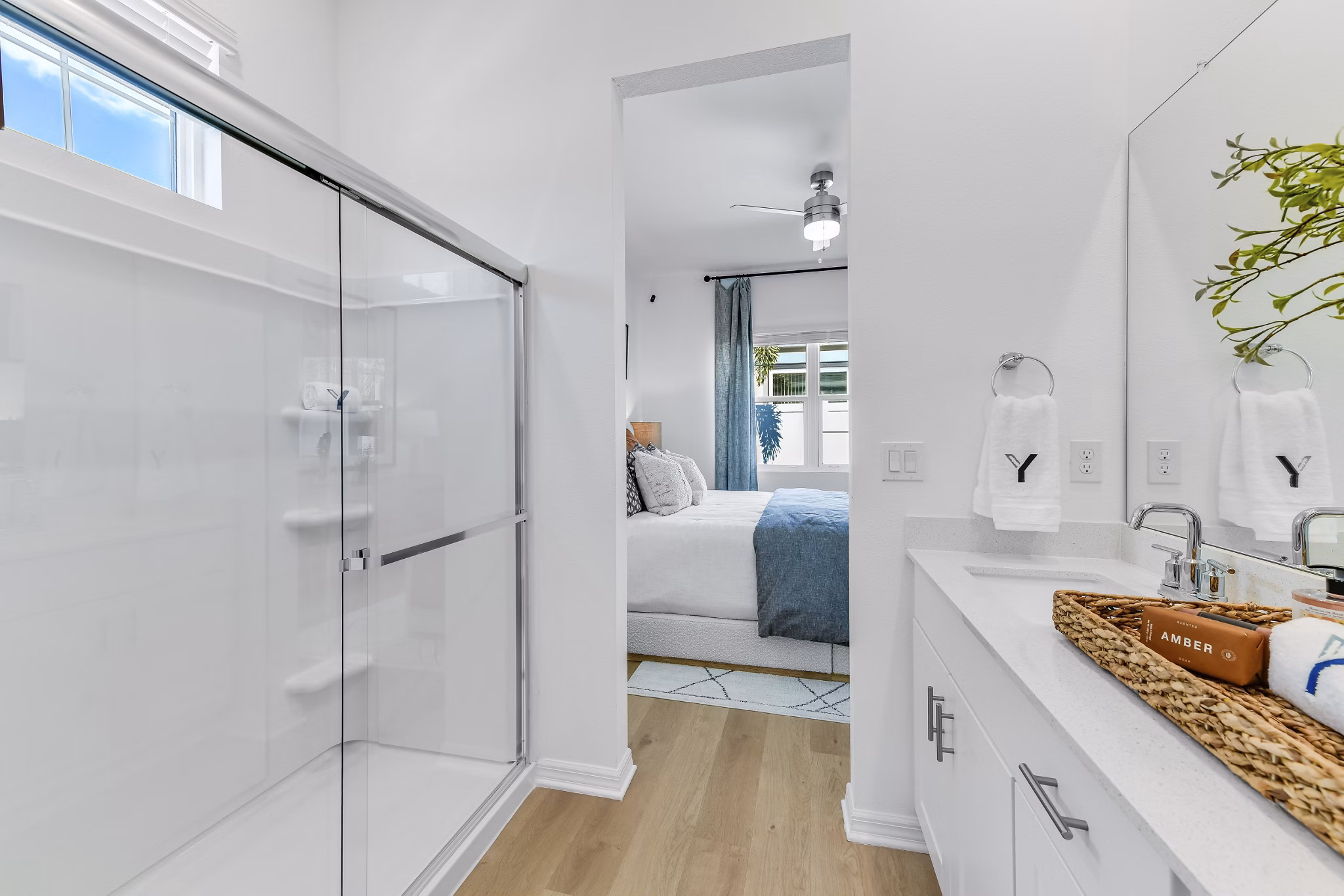 bathroom at Yardly Ellenton Apartments 