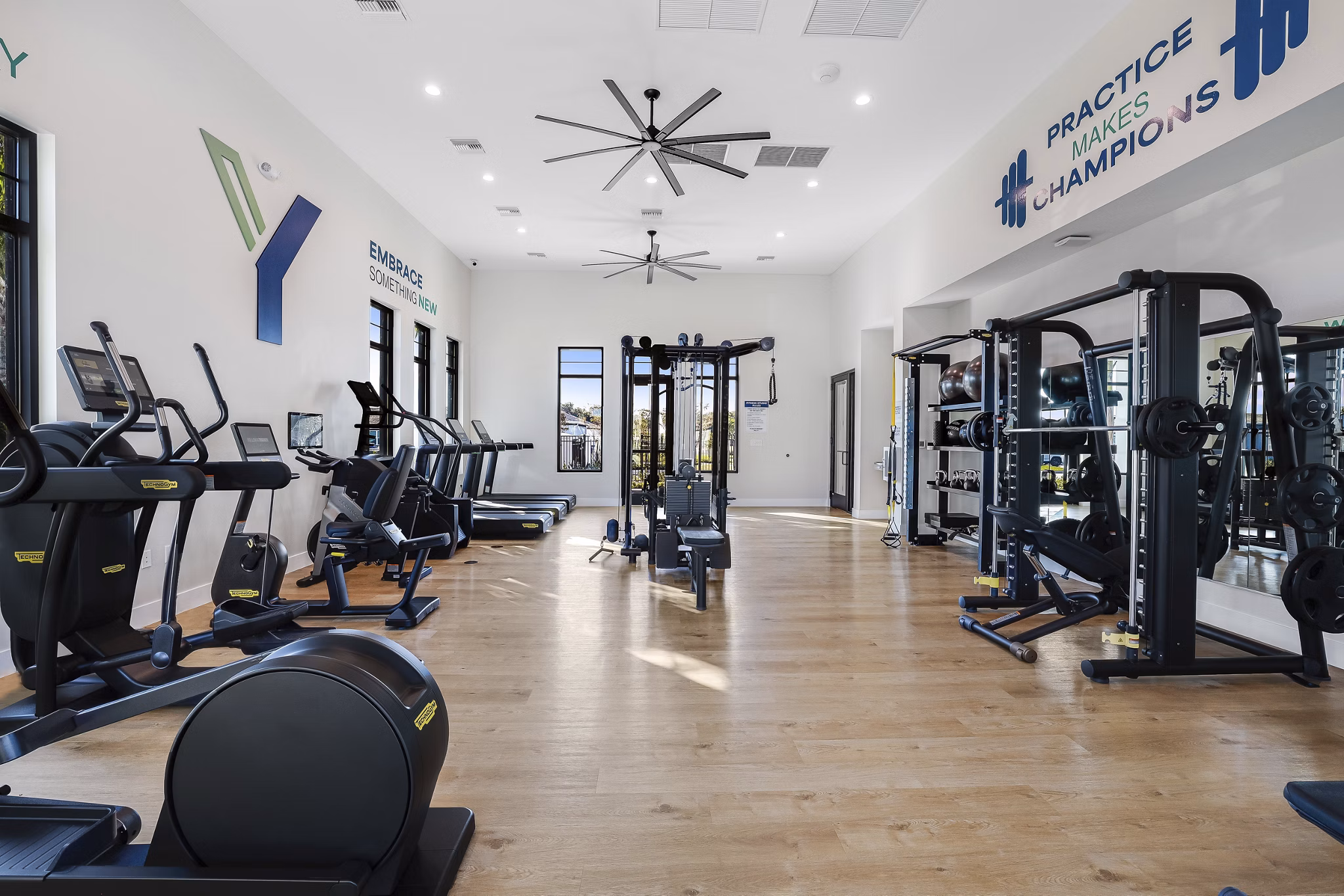 fitness center at Yardly Ellenton Apartments 