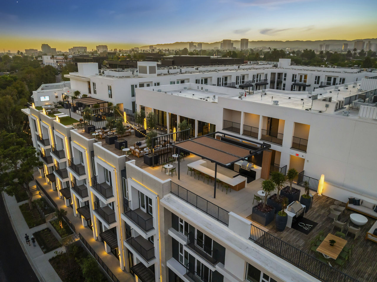 Overland Ayres Los Angeles Ca 3 of 12