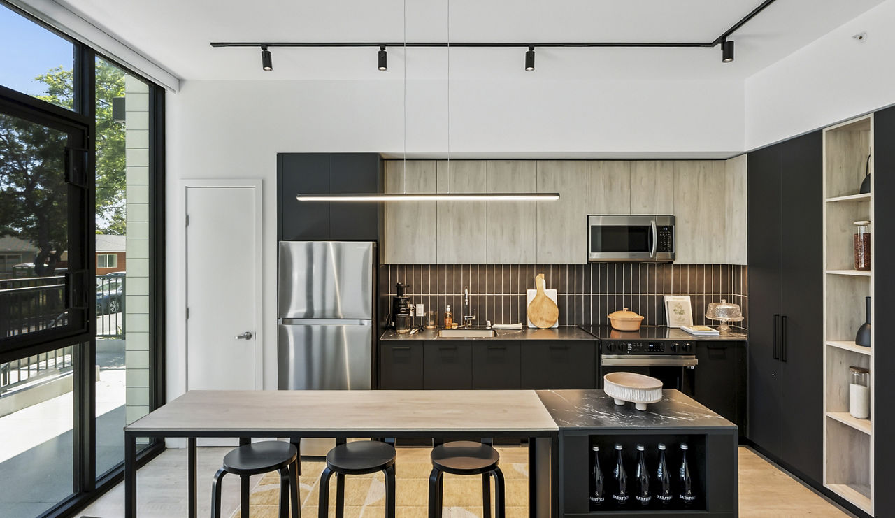Overland & Ayres 14 of 25
