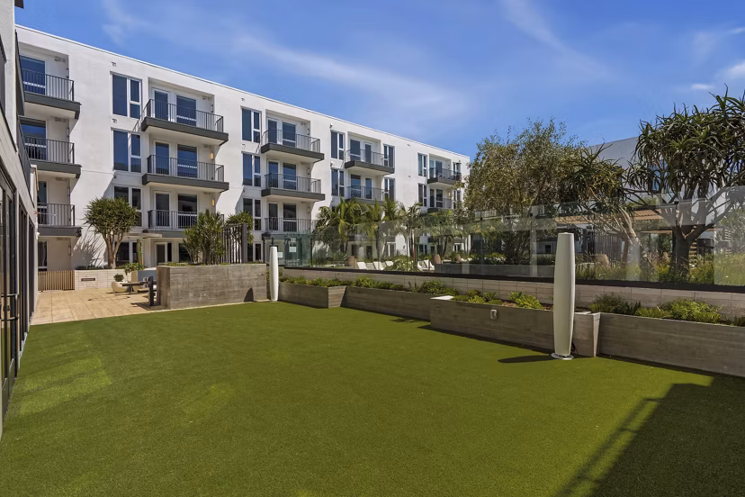 recreational area at Overland & Ayres Apartments