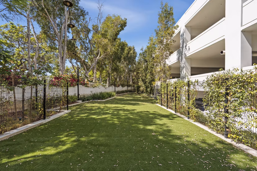 recreational area at Overland & Ayres Apartments
