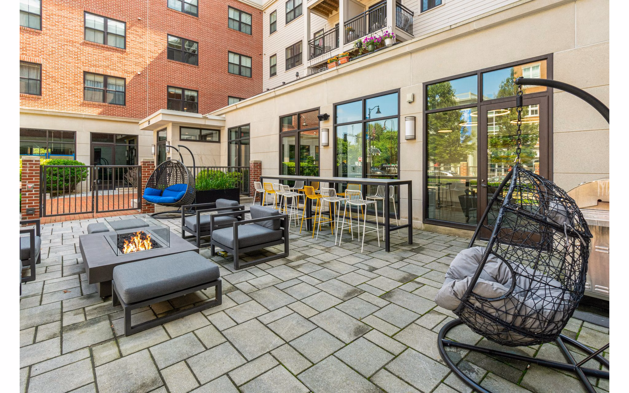 grill area at Flats at 131 Apartments 