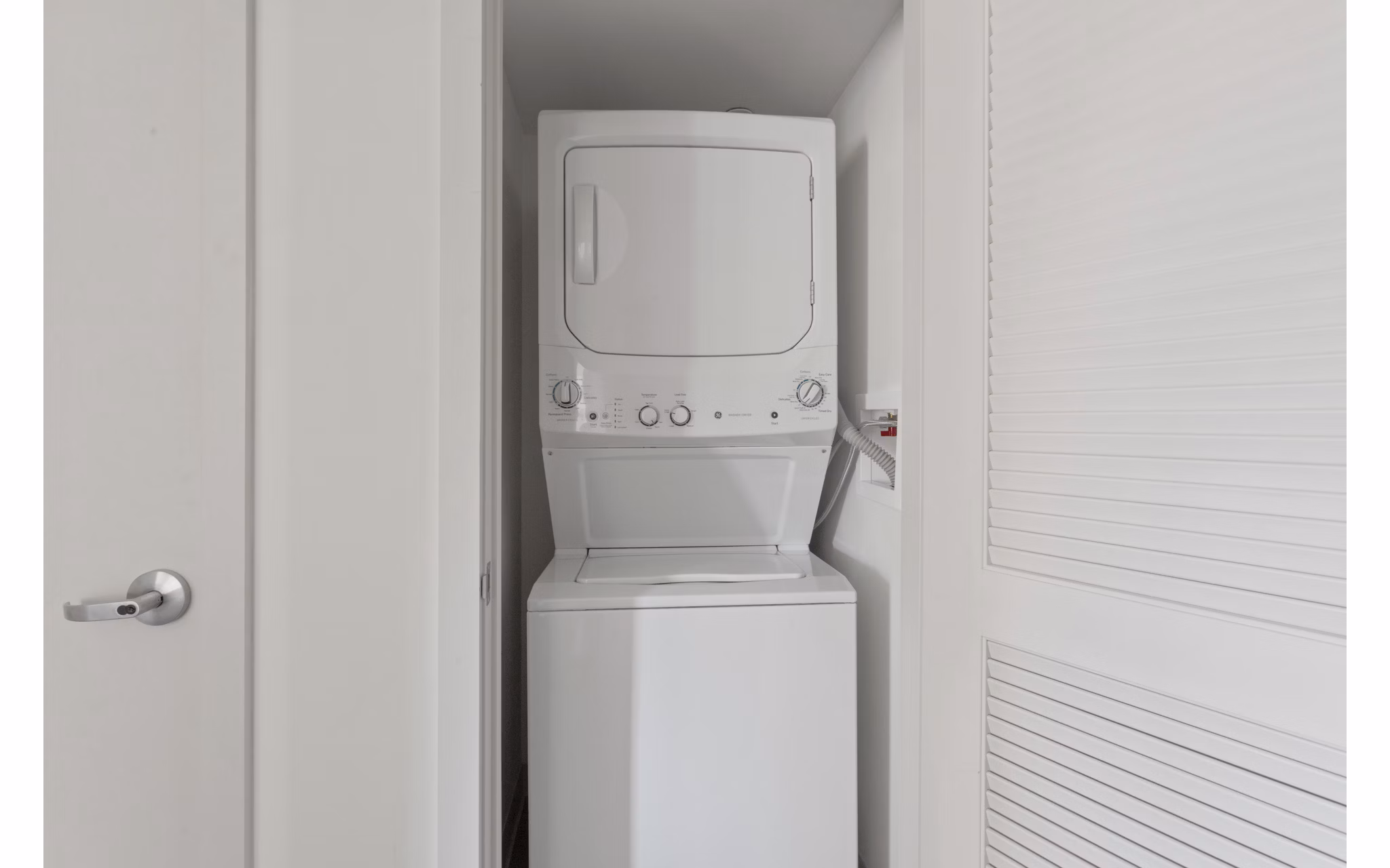laundry facility at Link 480 Apartments