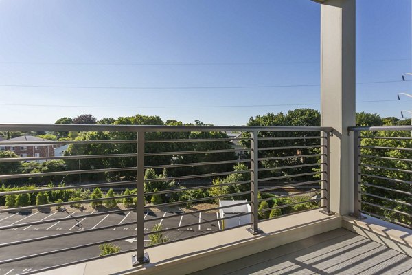 patio at Link 480 Apartments
