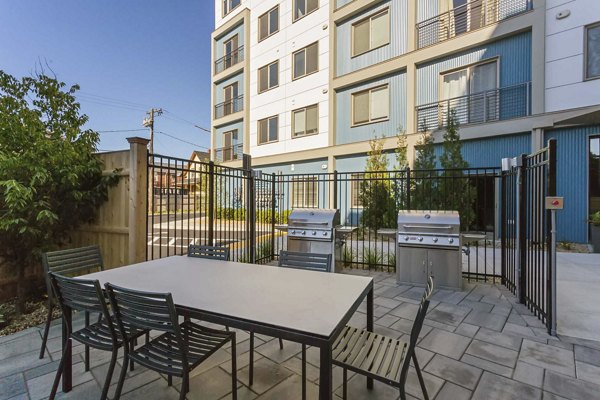grill area at Link 480 Apartments