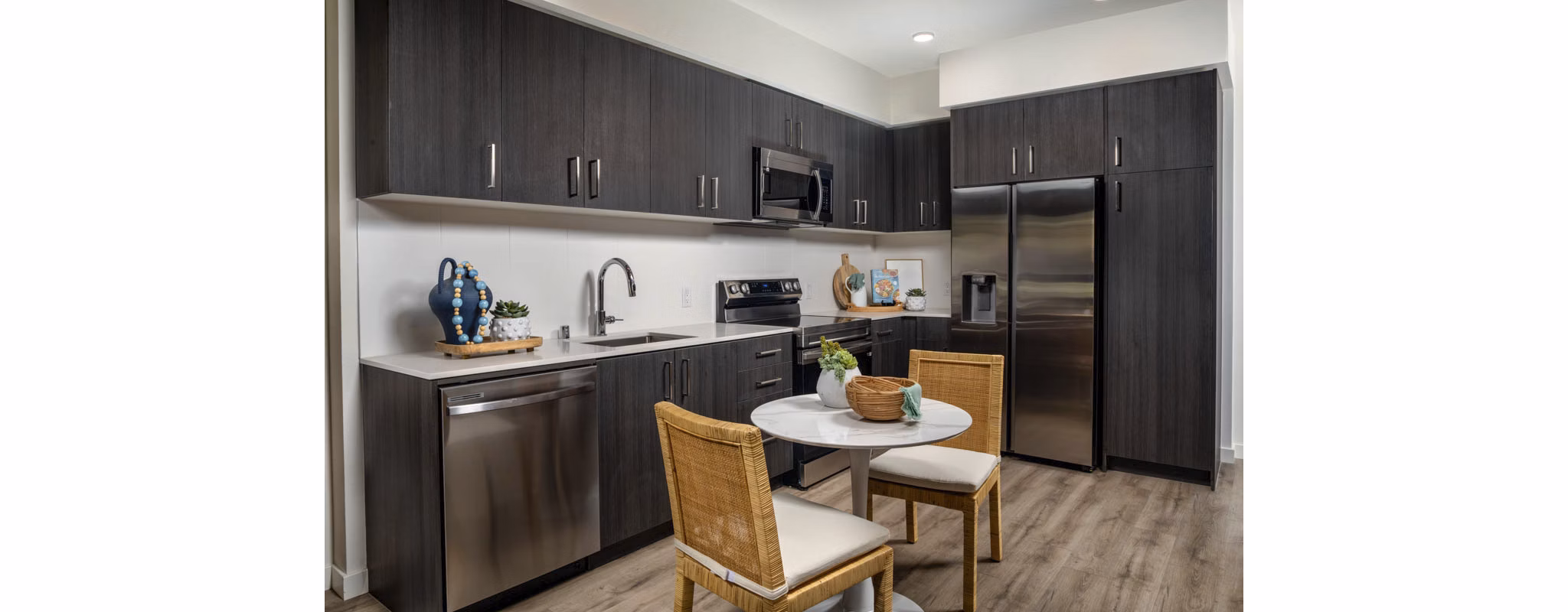 dining room at Alta Merita Apartments