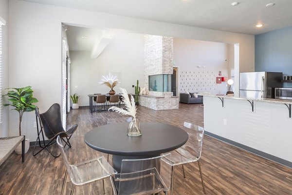 dining room at Marq at Monument Ridge Apartments