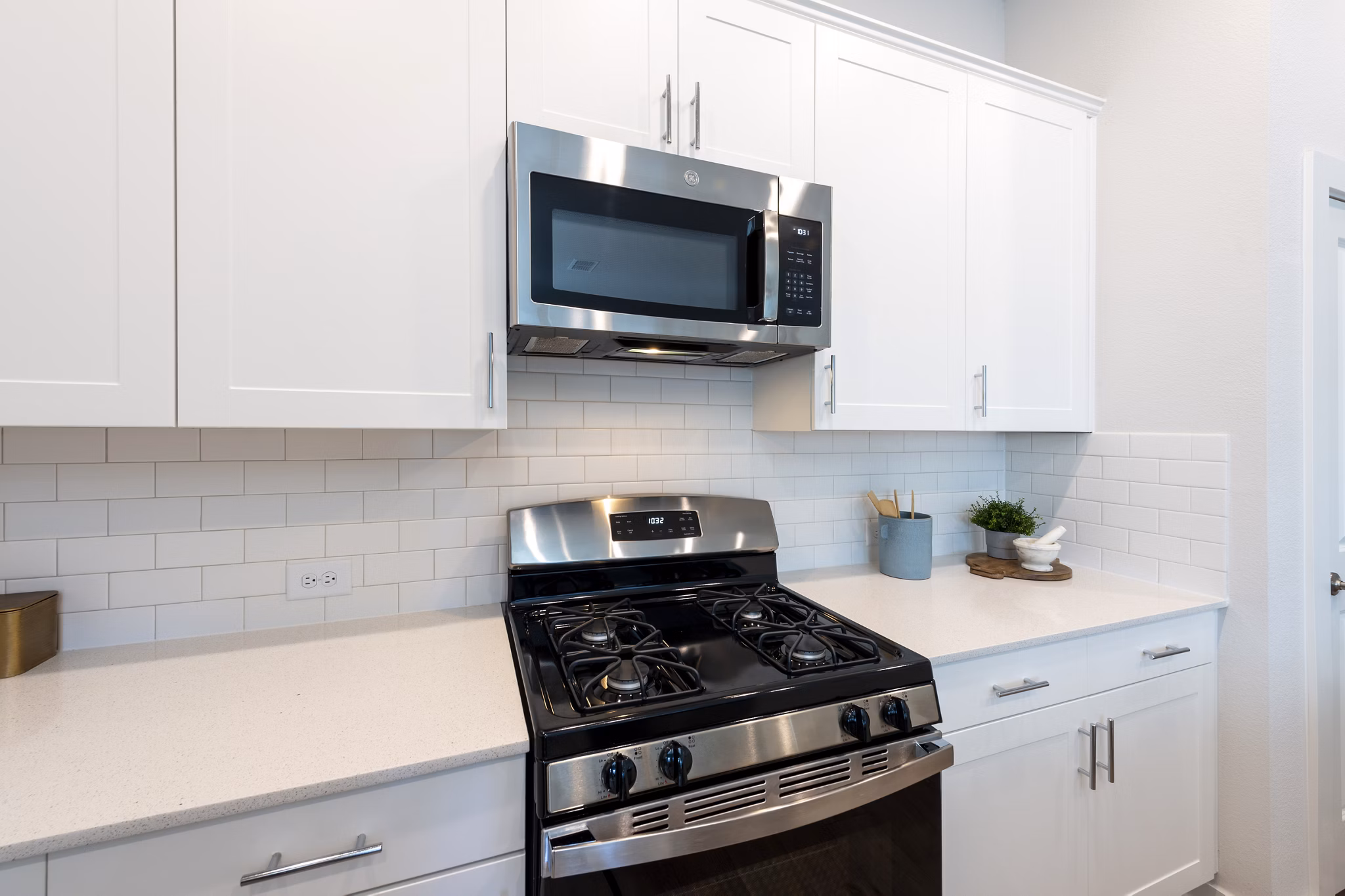 kitchen at Skymor Wesley Chapel Apartments