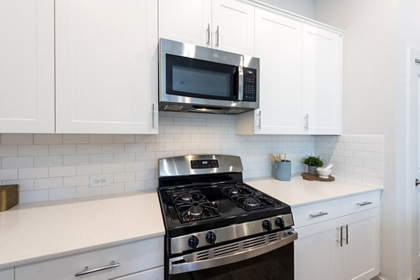 kitchen at Skymor Wesley Chapel Apartments