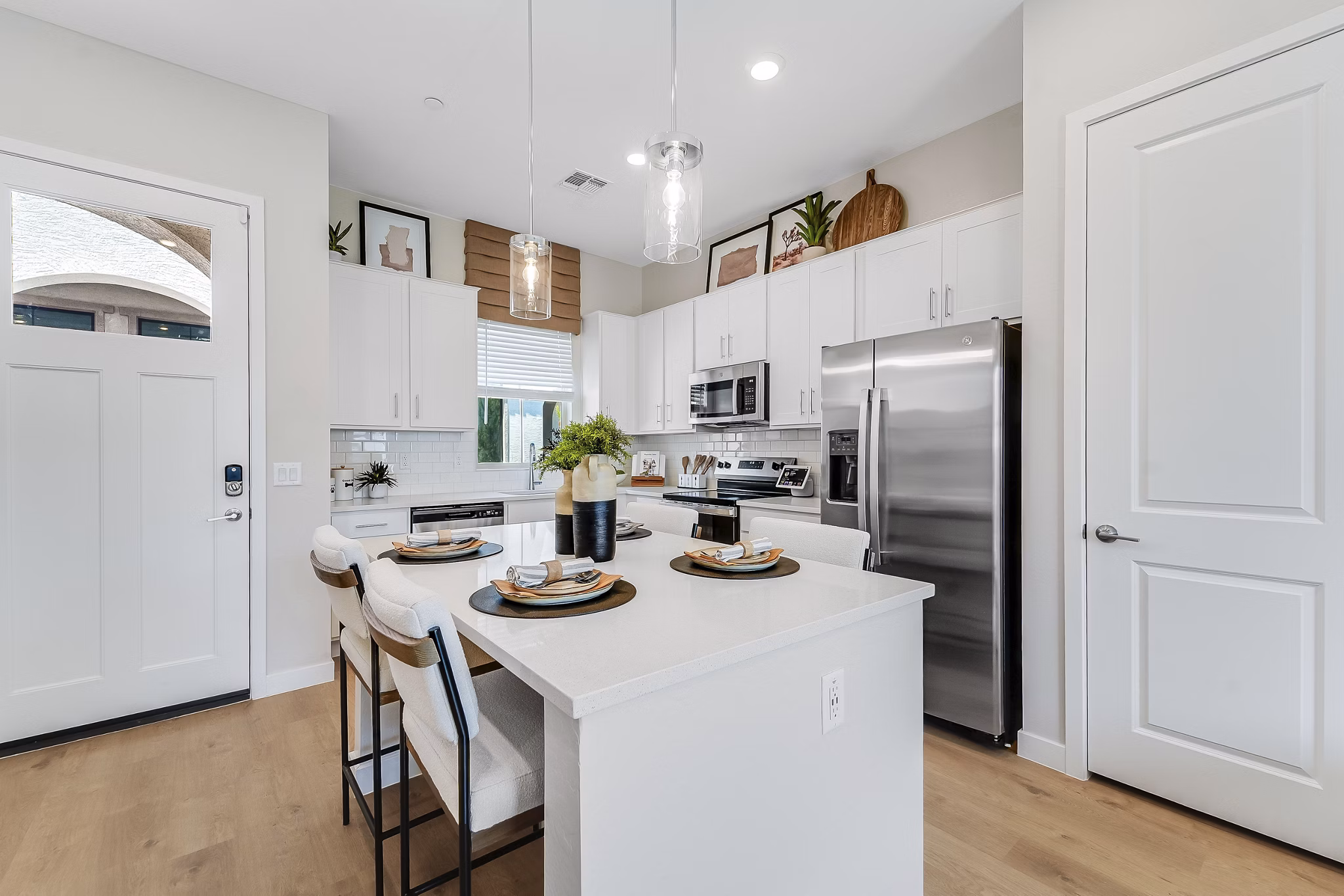 dining room at Yardly at Verrado Apartments