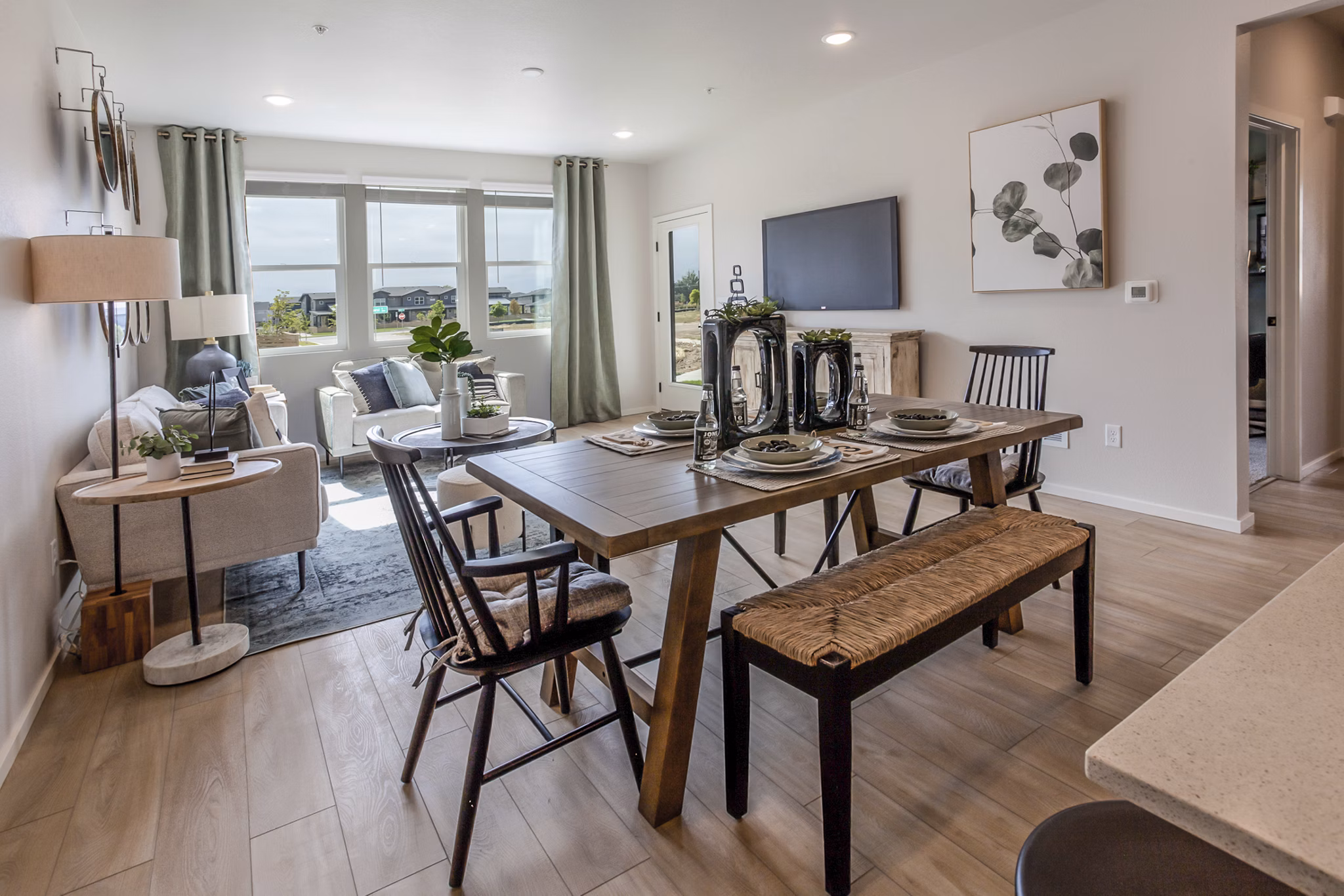 dining room at Bloom Rental Living Apartments 