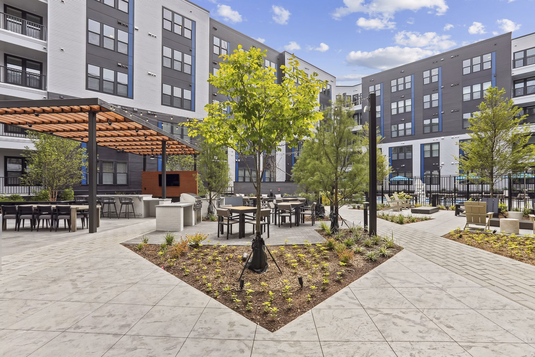 grill area/patio at Alta New Carrollton Apartments
