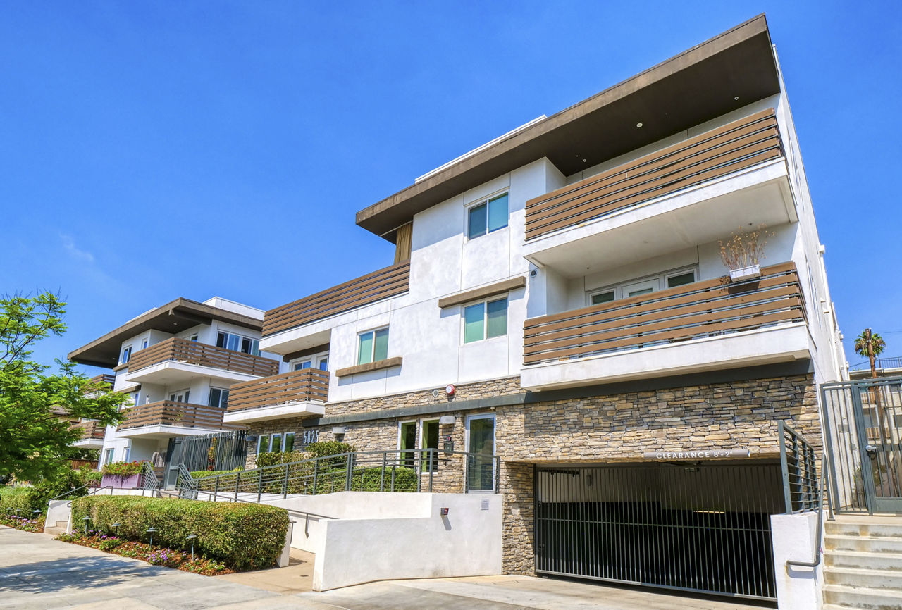 The Metropolitan At Larchmont Village Los Angeles Ca 3 of 12
