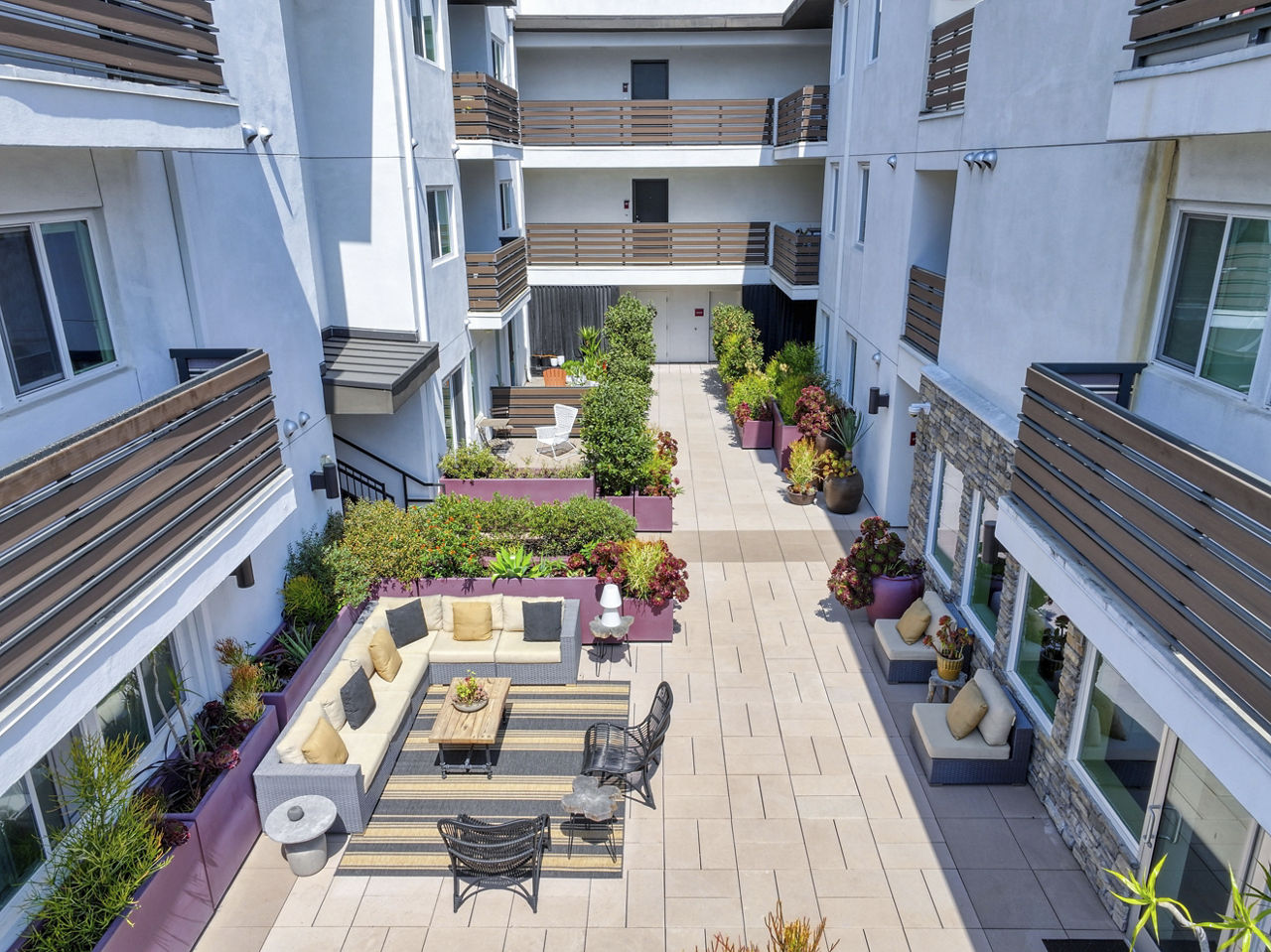 The Metropolitan At Larchmont Village Los Angeles Ca 5 of 12