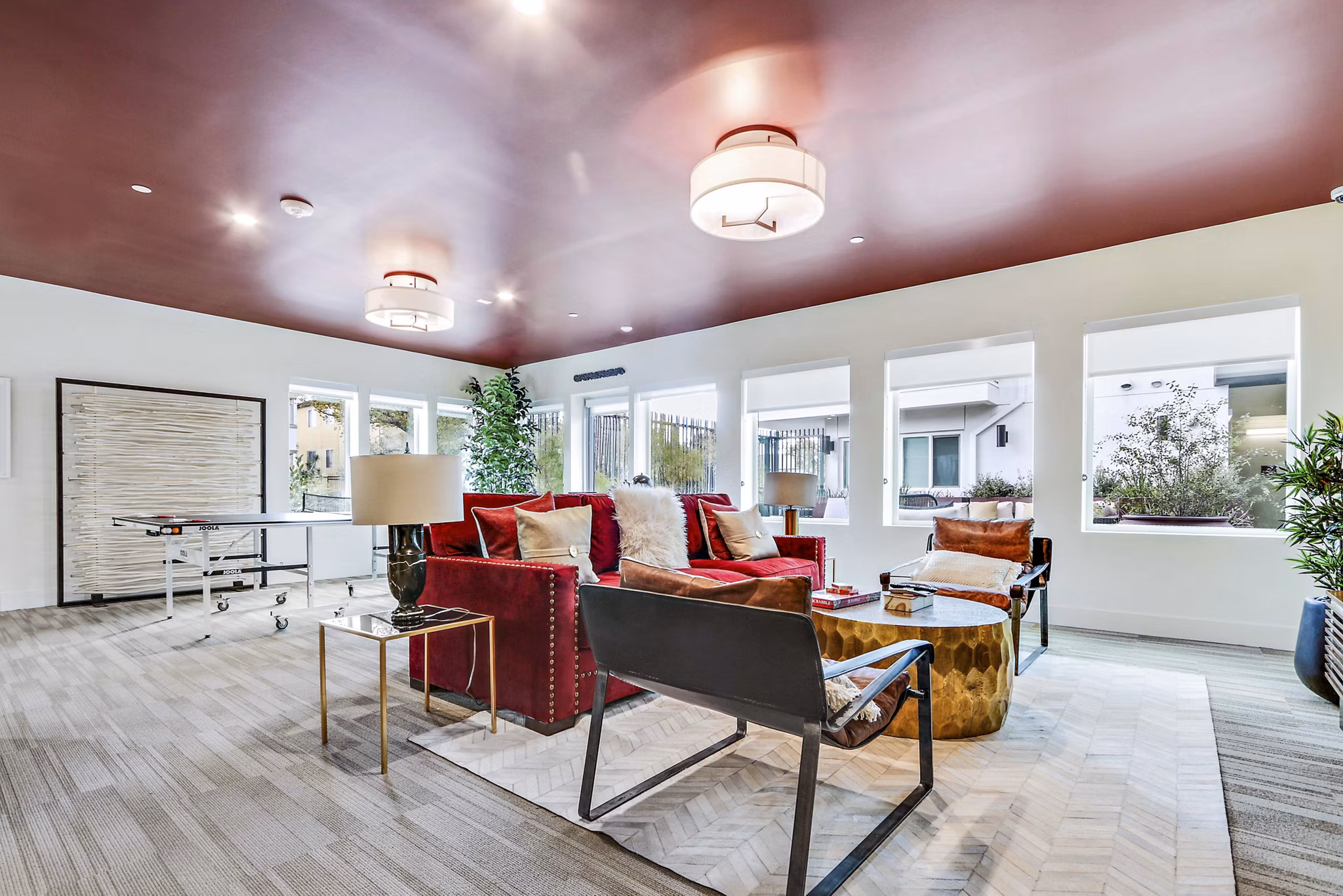 clubhouse at The Metropolitan at Larchmont Village Apartments