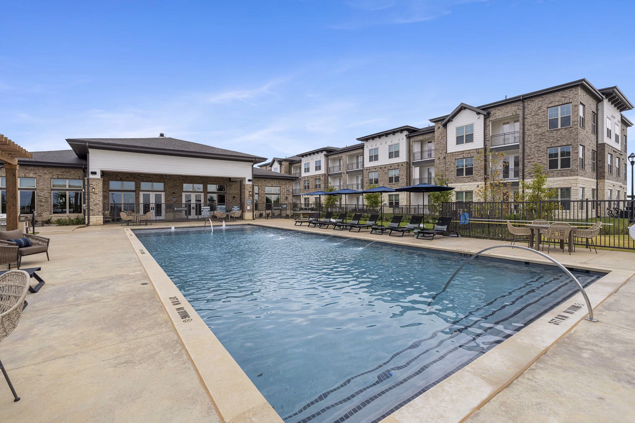 pool at Marlowe Wellington Apartments