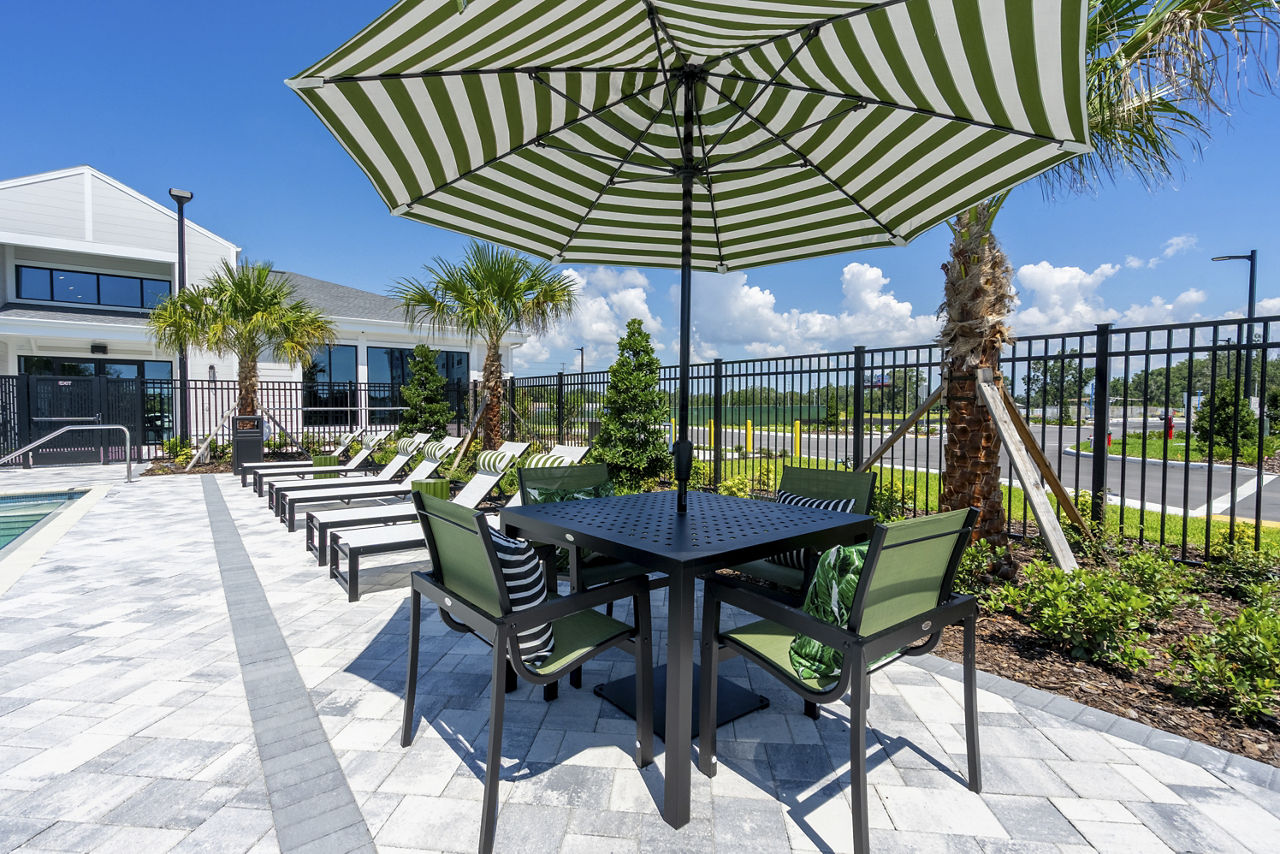 Pool at Altera Conner Park Land Olakes (4 of 4)