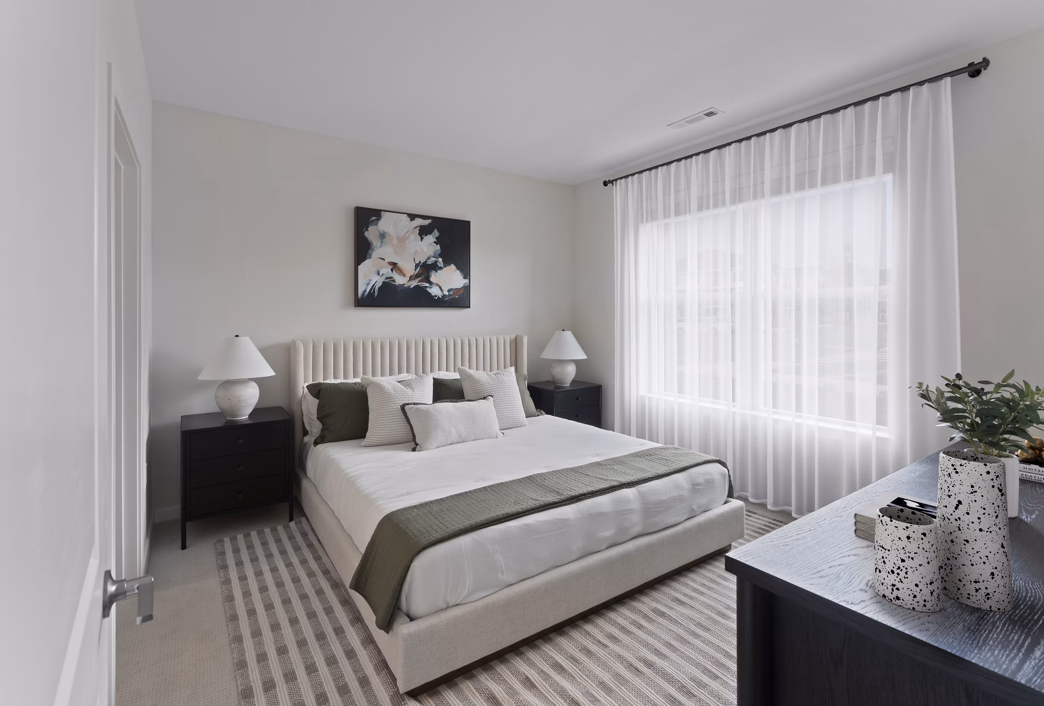 bedroom at Alta Oak and Pine Apartments 