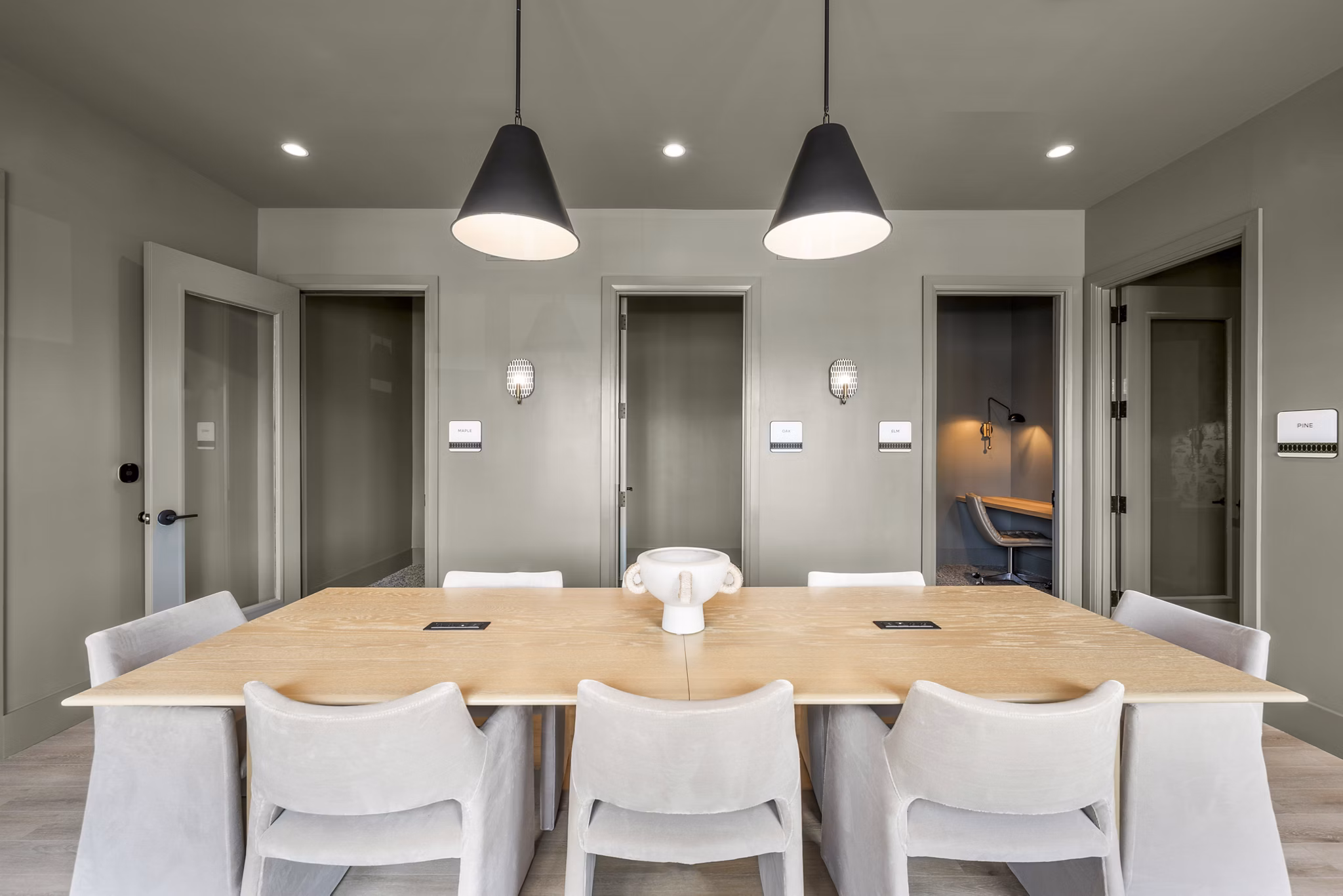 clubhouse meeting facility at Alta Oak and Pine Apartments