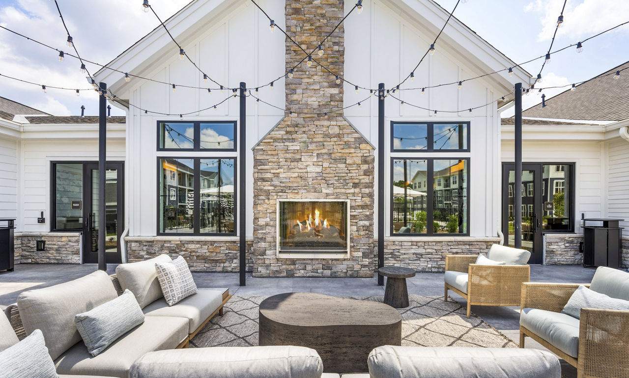 Lounge at Alta Oak And Pine (1 of 2)