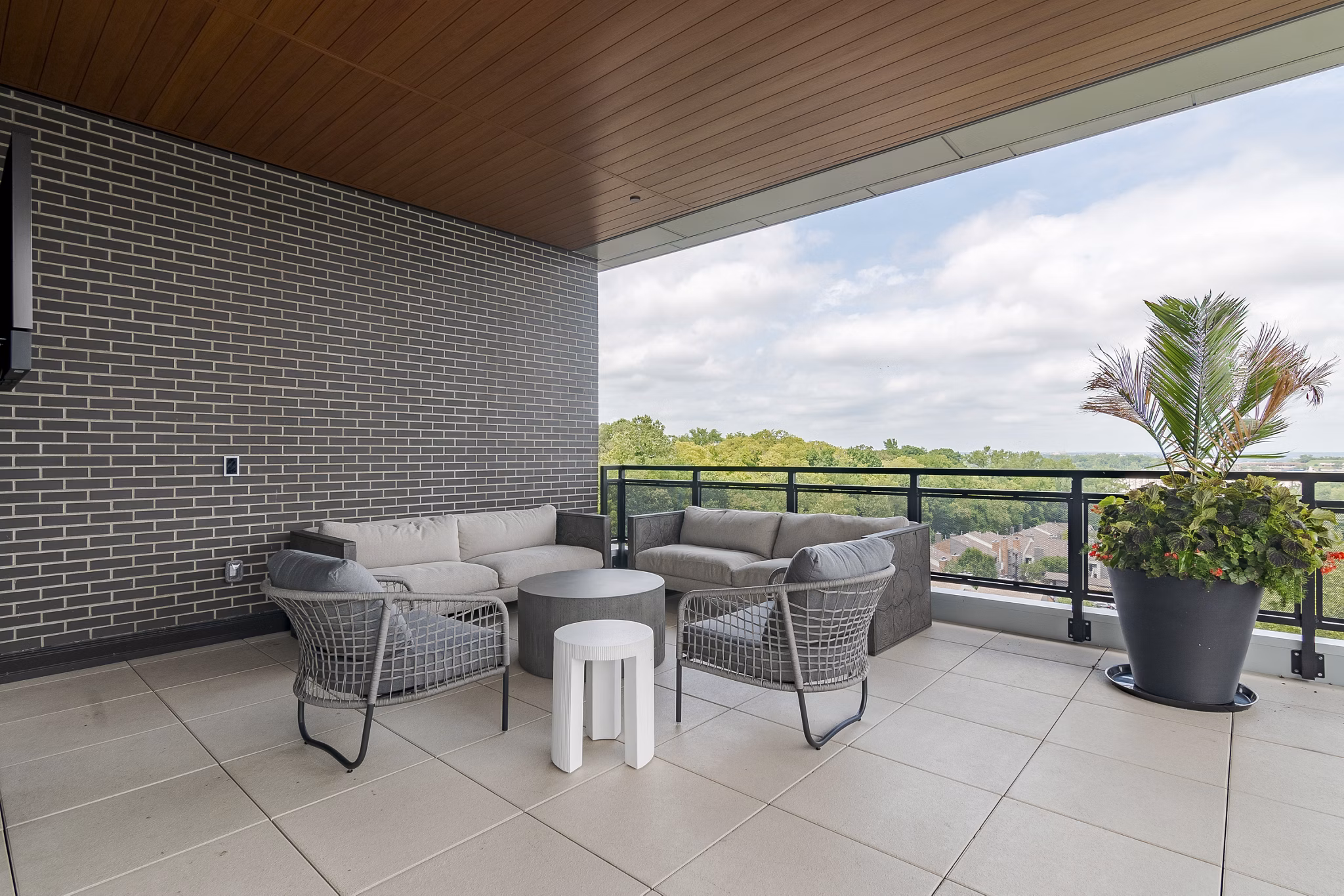 patio at The Hudson Apartments