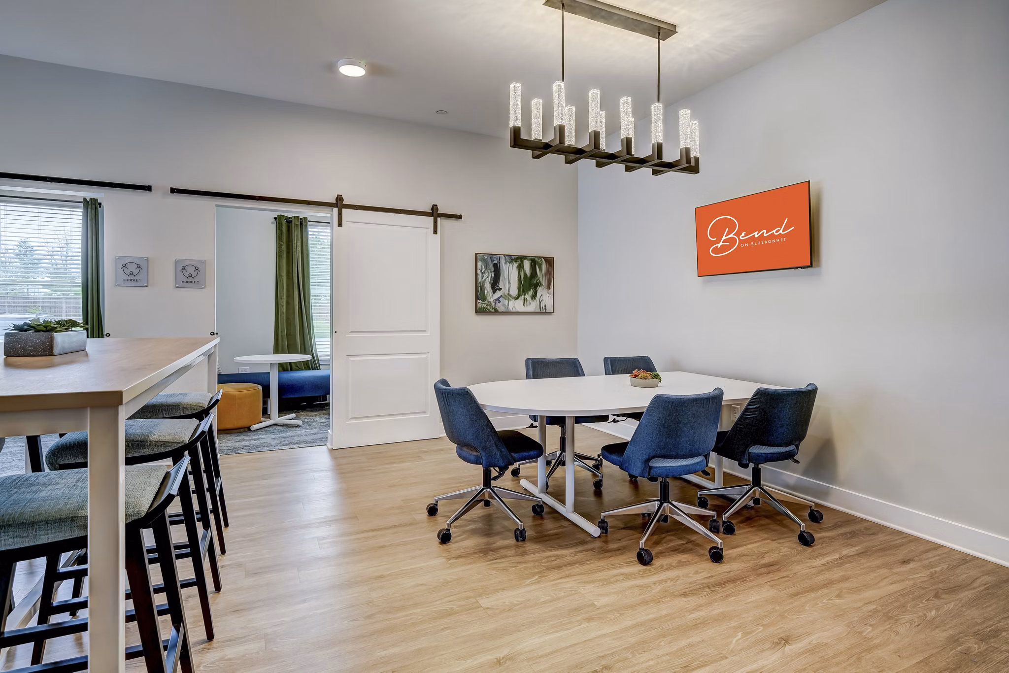 clubhouse at Bend on Bluebonnet Apartments