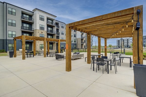 patio at Bend on Bluebonnet Apartments