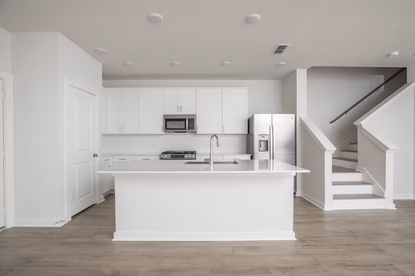 kitchen at Skymor Pearland Apartments