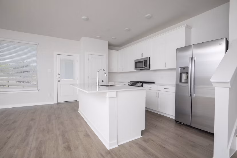 kitchen at Skymor Pearland Apartments