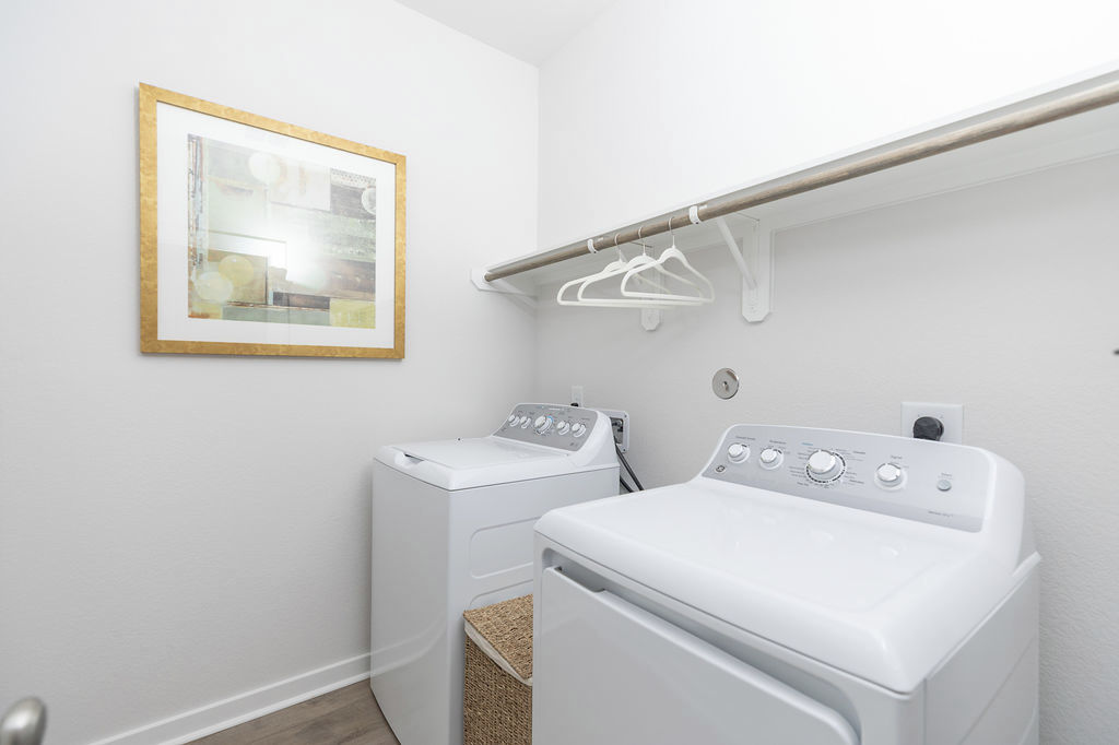 Laundry room at Skymor Pearland