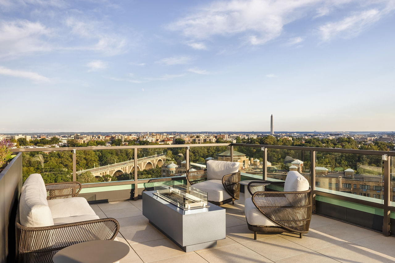 Roof deck at Aerie At Wardman Park